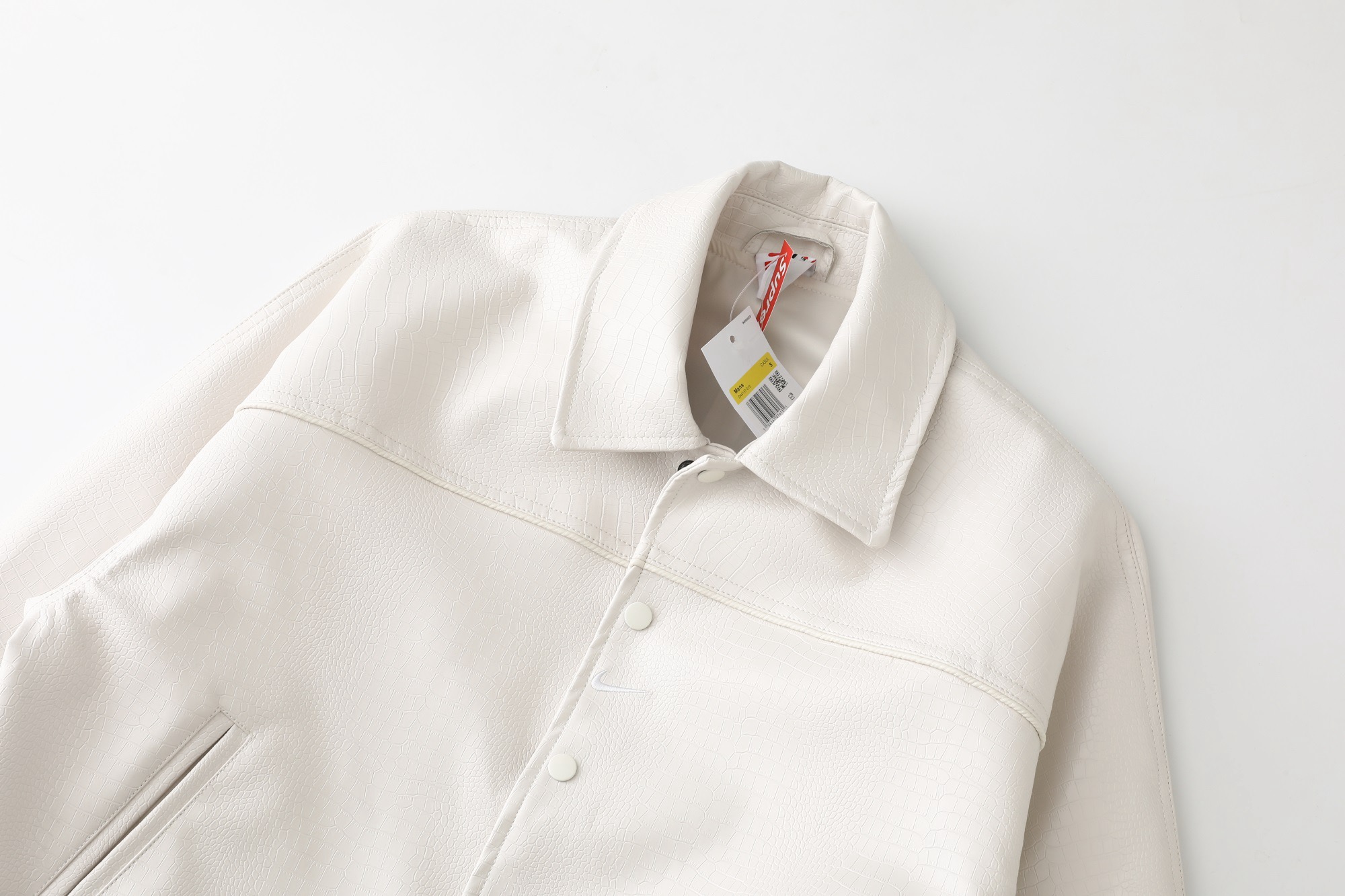 Imagen 2 de Supreme Nike Leather Varsity Jacket White